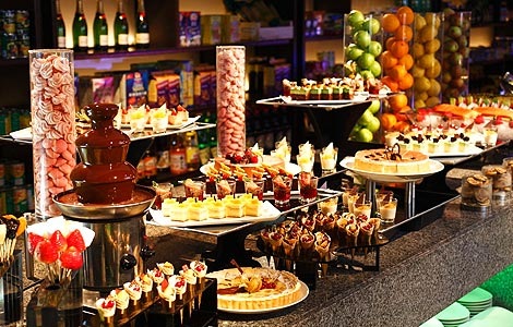 Bí quyết ăn tiệc buffet đúng điệu