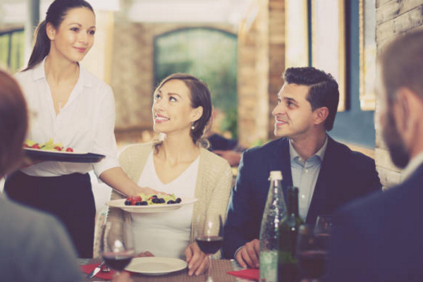 5 suy nghĩ sai lầm về nghề phục vụ nhà hàng