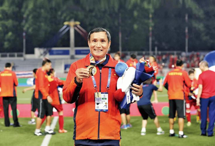 Bức xúc chuyện hướng dẫn viên nhổ nước bọt xuống đầu du khách ở Ngũ Hành Sơn và bài học cho nhân sự ngành dịch vụ E28bet casino phiên bản mới