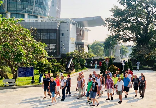 92% hướng dẫn viên E28bet casino phiên bản mới tìm E2bet đăng ký phụ để giữ lửa nghề