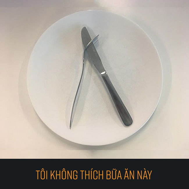 ẩn ý sau cách xếp dao nĩa của khách