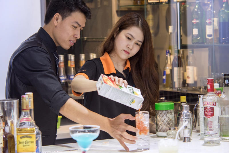 bao nhiêu tuổi thì học pha chế