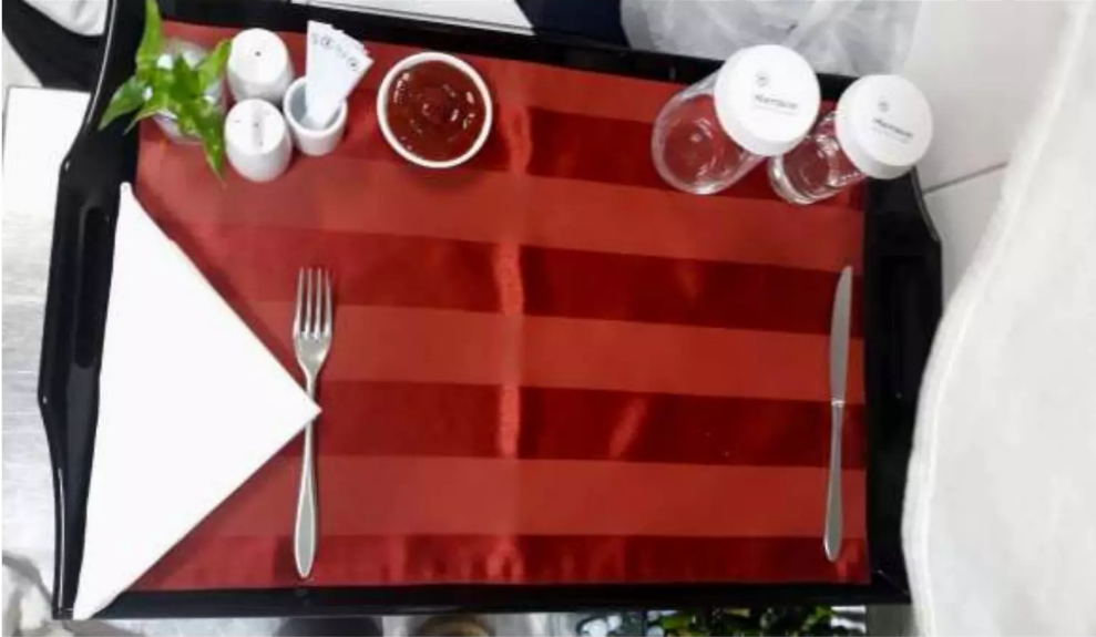 cách setup tray/trolley phục vụ khách