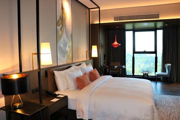 cận cảnh Trang Chủ Cổng Game Cá Cược Uy Tín E2 BET 5 sao sang trọng bậc nhất Myanmar nơi đội tuyển Việt Nam đang ở