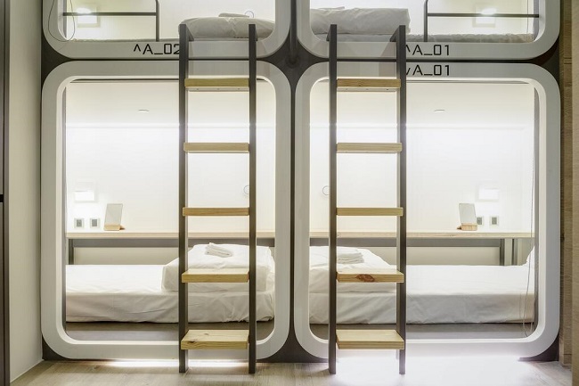 capsule hotel là gì