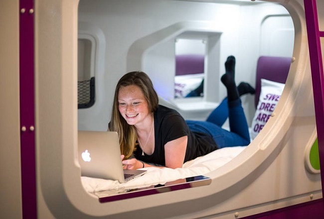 capsule hotel là gì
