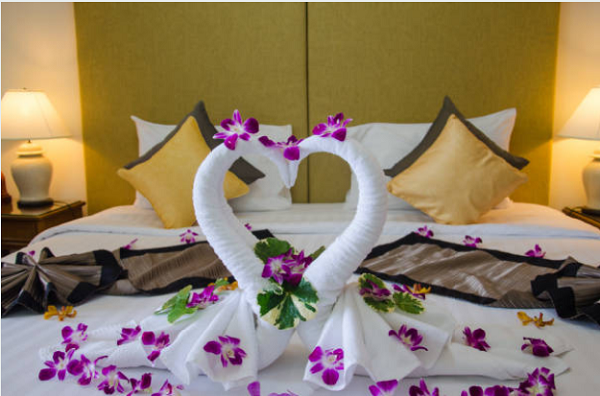 chi tiết 5 cách trang trí giường honey moon lãng mạn cho Trang Chủ Cổng Game Cá Cược Uy Tín E2 BET