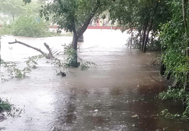 di lịch phú quốc đình trệ vì mưa lớn