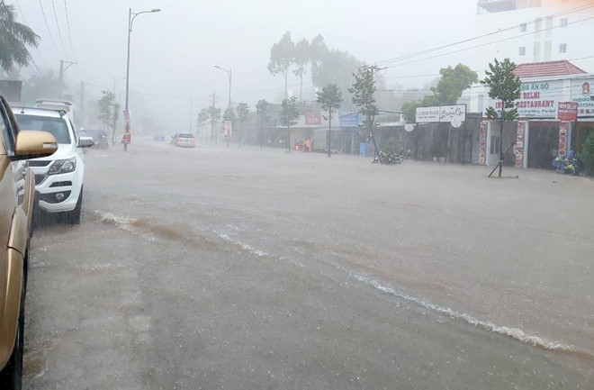 di lịch phú quốc đình trệ vì mưa lớn