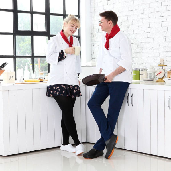 giày bếp và 3 điều cần biết