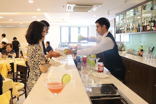 "gượng cười" với những câu nói xát muối vào tim hotelier của khách