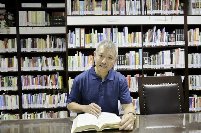 hành trình truyền cảm hứng - từ cậu bé bán thuộc lá dạo ở việt nam đến nhà khoa học lừng danh trên đất mỹ