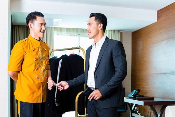 housekeeping làm thế nào để ghi điểm với khách hàng trong giao tiếp