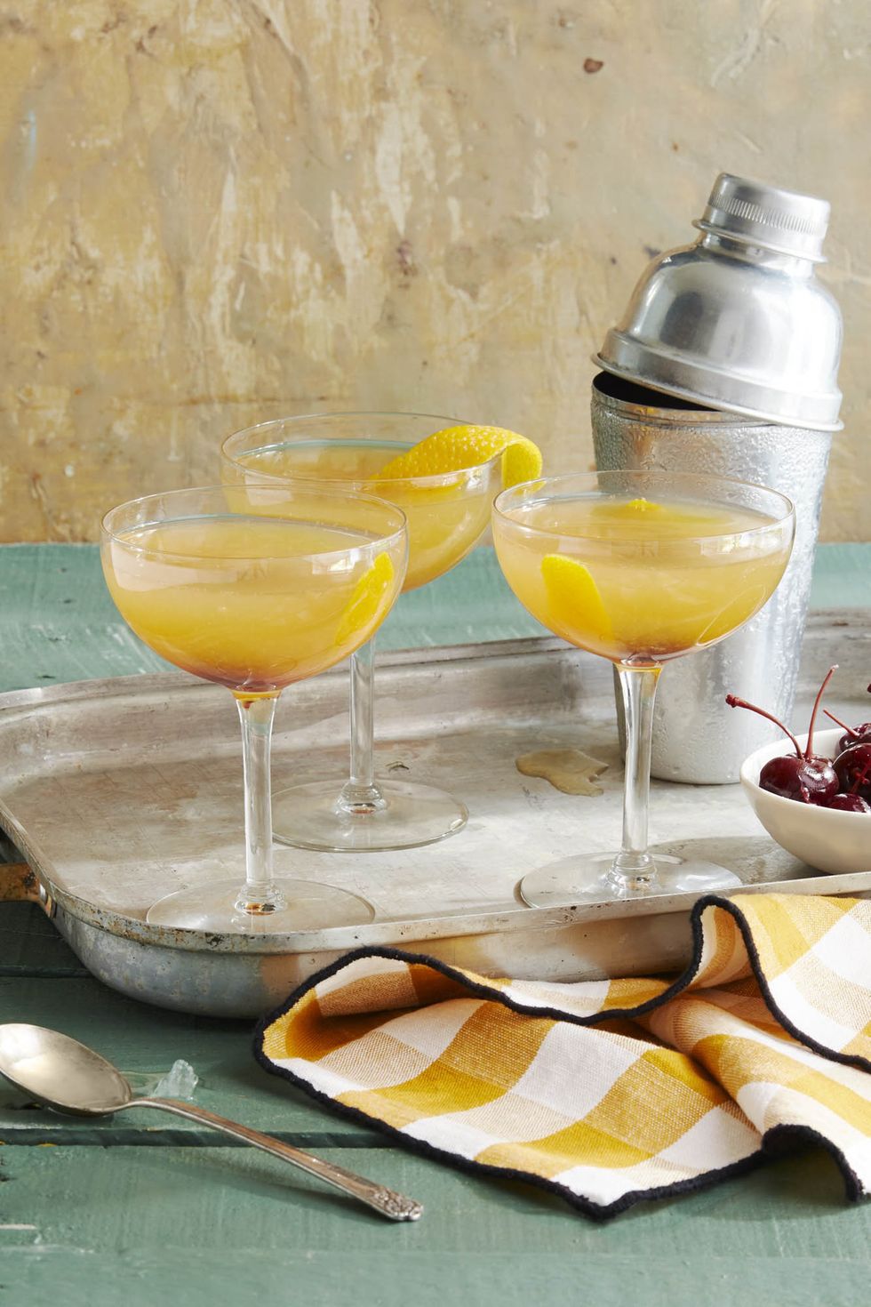 hướng dẫn pha cocktail cực hợp đãi khách đêm giao thừa