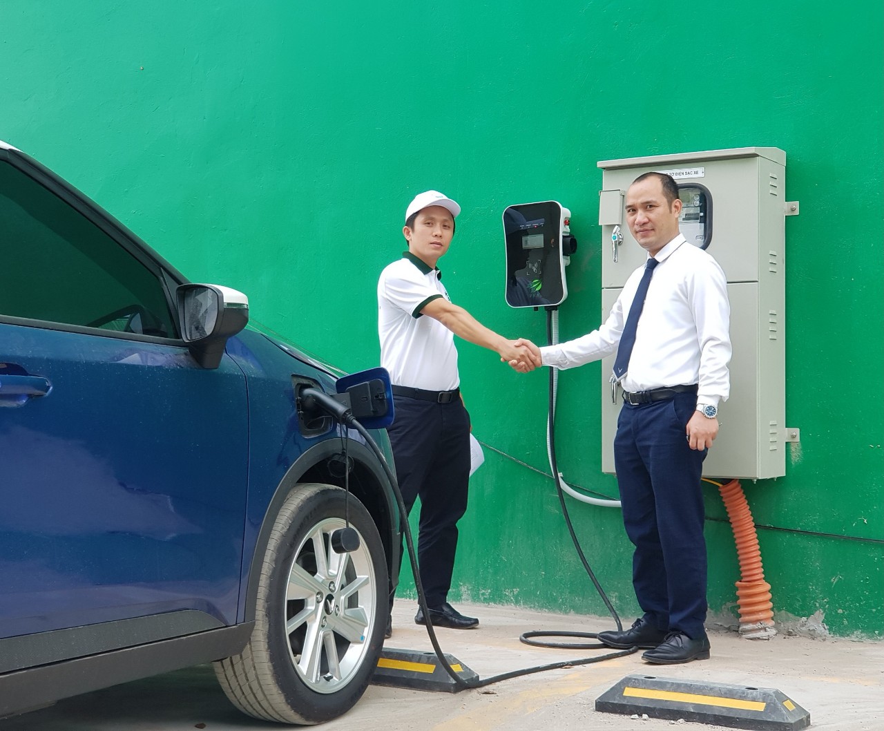 ích lợi khi lắp trạm sạc oto điện tại ks