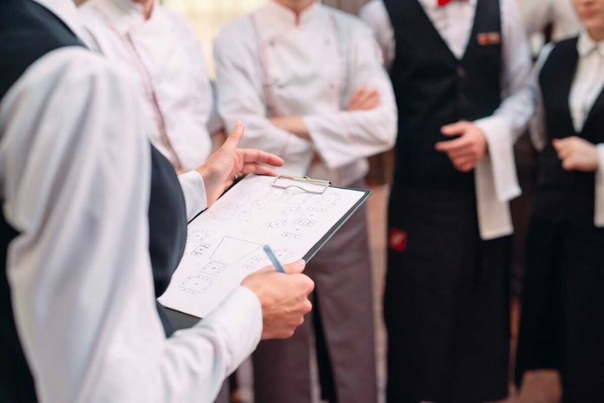 kêu gọi chia sẻ bài viết liên quan đến nghề lên Elaenglish.com.vn