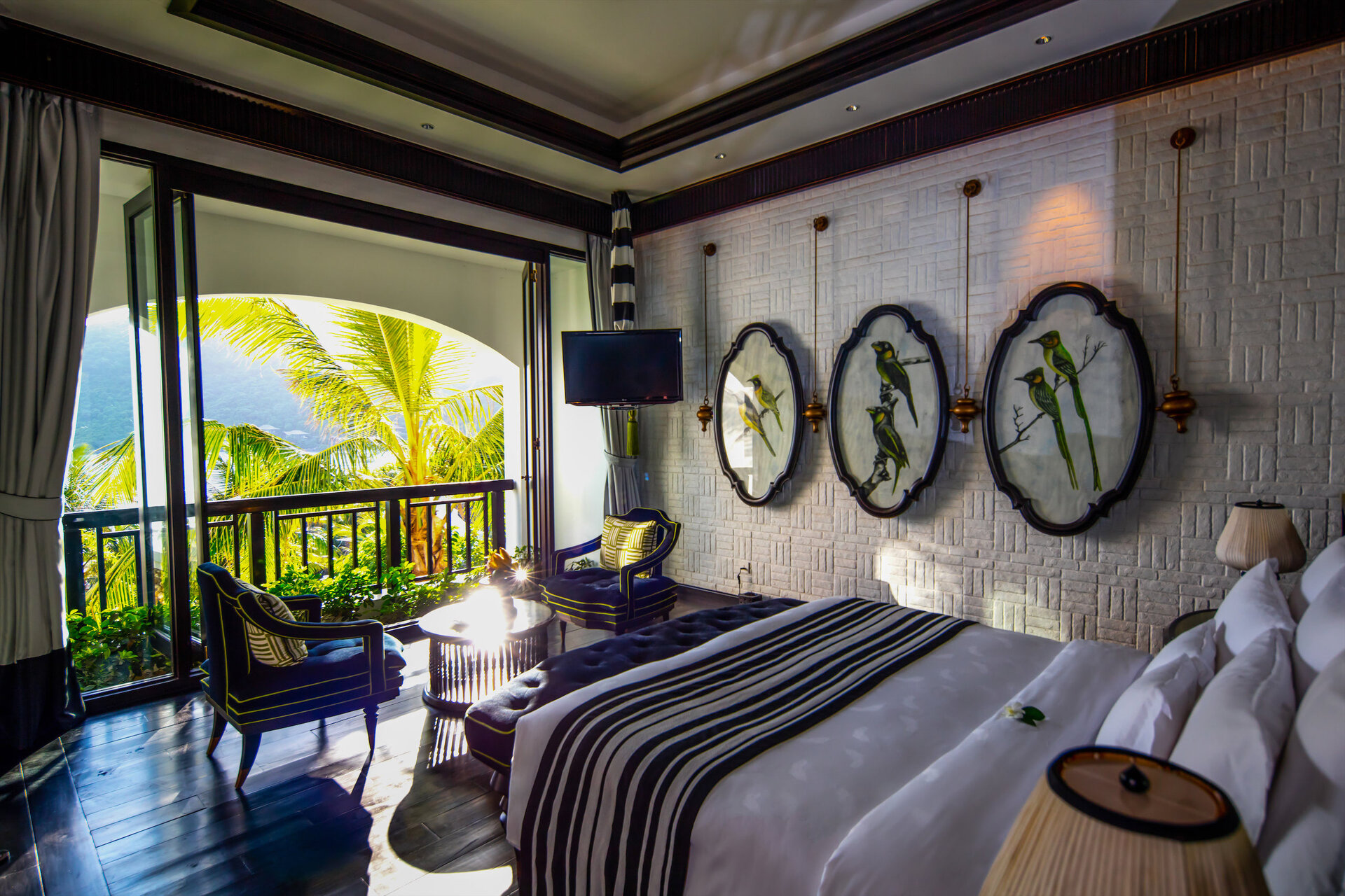 Trang Chủ Cổng Game Cá Cược Uy Tín E2 BET và resort việt nam hàng đầu thế giới 2025
