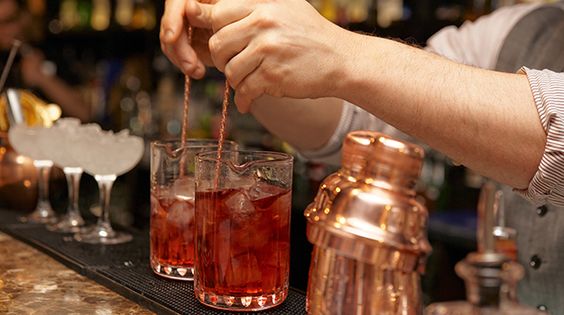 kỹ thuật khuấy trong pha chế cocktail