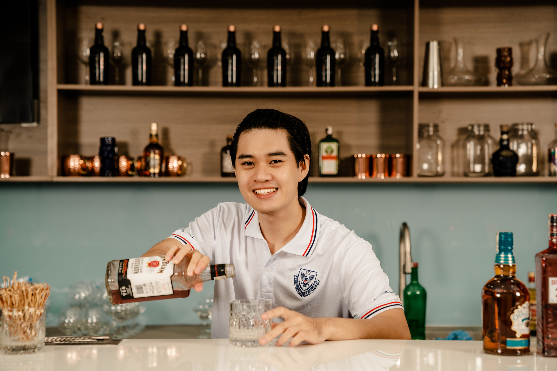 làm bartender thì tửu lượng cao, uống rượu nhiều