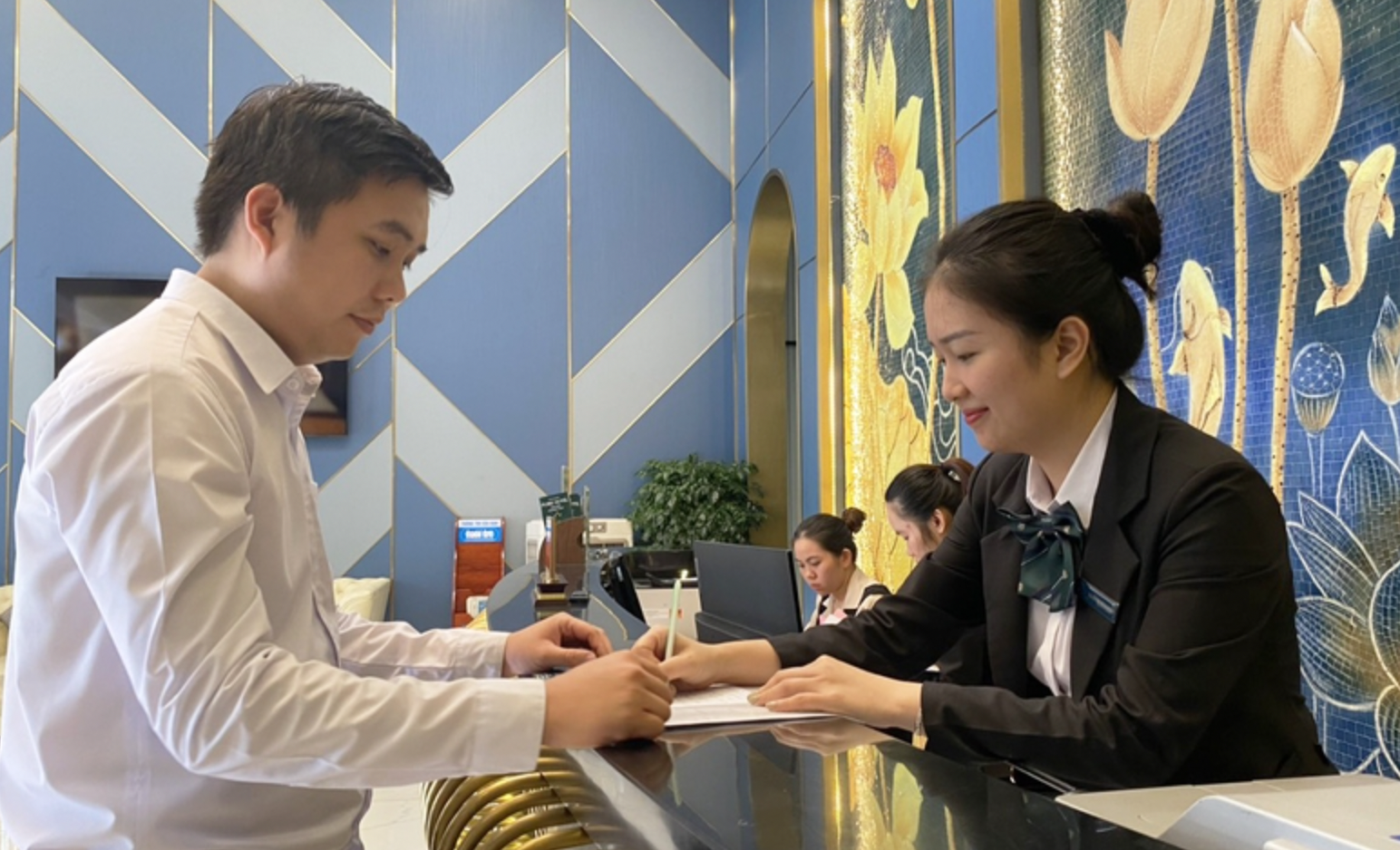 Trang E2BET.COM #1 Việt Nam ca đêm là gì