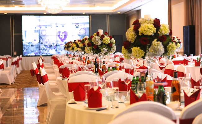 mẫu thiết kế không gian nhà hàng tiệc cưới sang trọng và tiện nghi