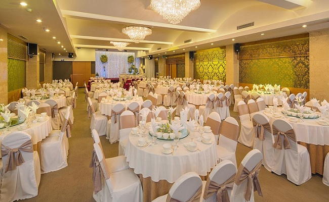 mẫu thiết kế không gian nhà hàng tiệc cưới sang trọng và tiện nghi