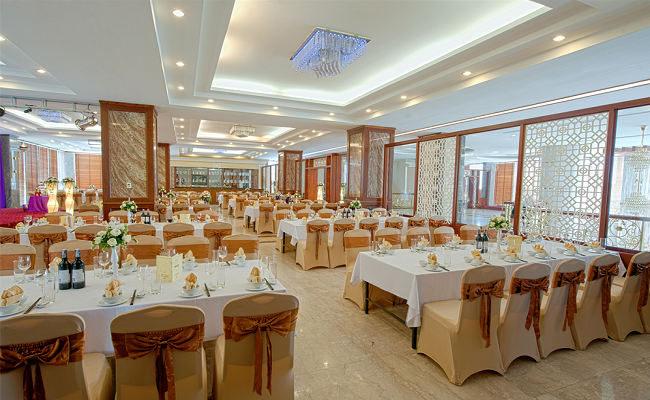 mẫu thiết kế không gian nhà hàng tiệc cưới sang trọng và tiện nghi