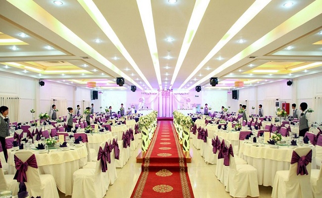 mẫu thiết kế không gian nhà hàng tiệc cưới sang trọng và tiện nghi
