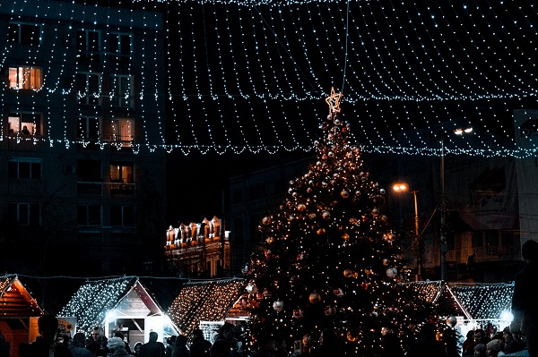 mẫu trang trí cây thông noel đẹp mắt và ấn tượng