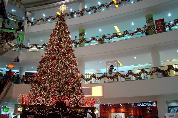 mẫu trang trí cây thông noel đẹp mắt và ấn tượng