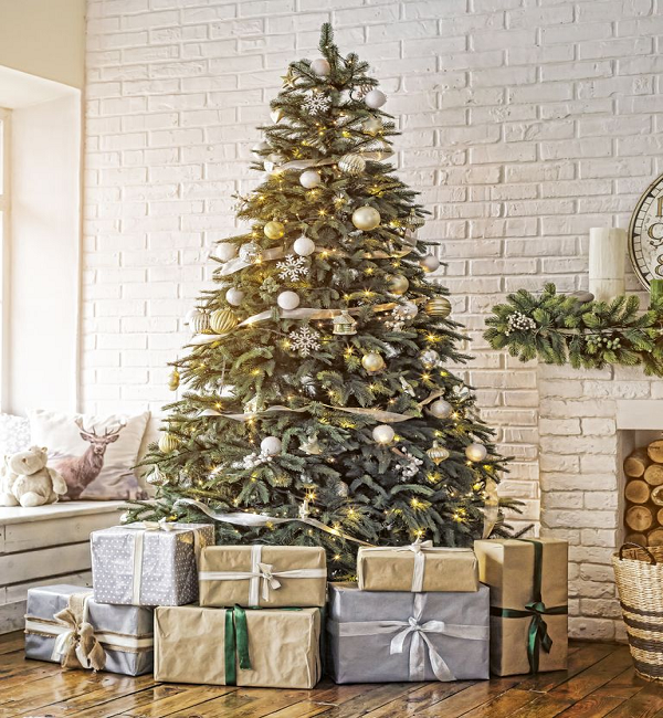 mẫu trang trí cây thông noel đẹp mắt và ấn tượng