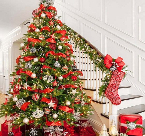 mẫu trang trí cây thông noel đẹp mắt và ấn tượng