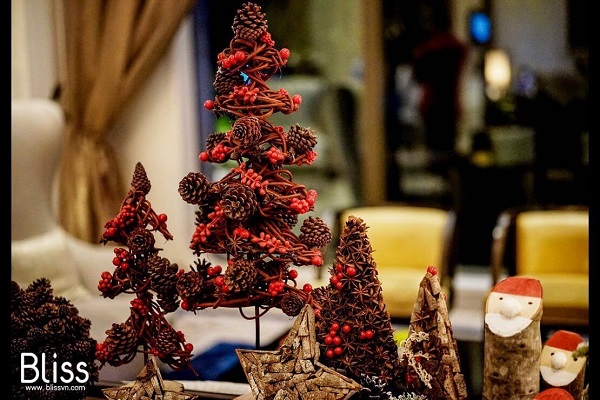 mẫu trang trí cây thông noel đẹp mắt và ấn tượng