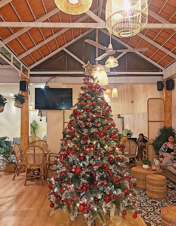 mẫu trang trí cây thông noel đẹp mắt và ấn tượng