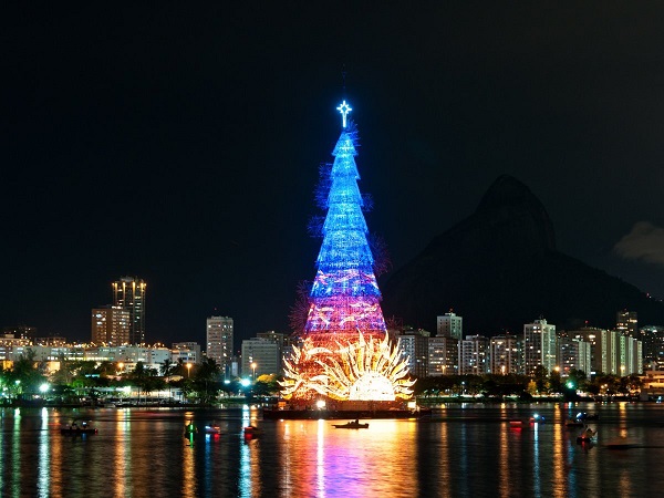 mẫu trang trí cây thông noel đẹp mắt và ấn tượng