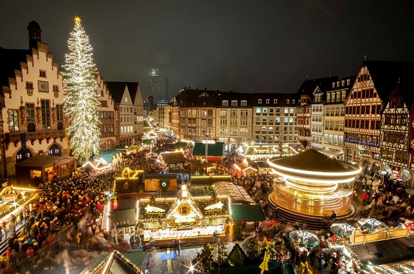 mẫu trang trí cây thông noel đẹp mắt và ấn tượng