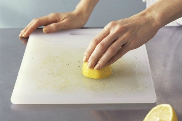 mẹo làm mới dụng cụ bếp