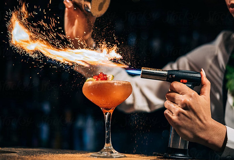 nghề bartender "trần trụi" thật nhưng... chất