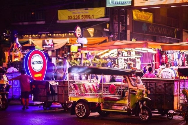 nhân viên quán bar tự tử vì không việc, không tiền trong mùa dịch