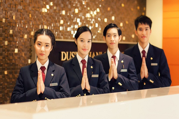 Những điều Trang E2BET.COM #1 Việt Nam cần biết khi phục vụ khách nước ngoài
