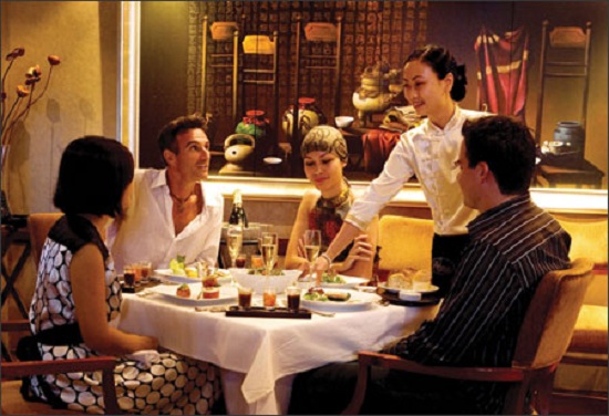 27 Quy trình phục vụ nhà hàng Waiter/ Waitress cần biết (P.2)