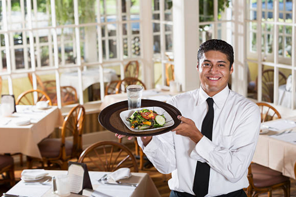 27 Quy trình phục vụ nhà hàng Waiter/ Waitress cần biết (P.2)