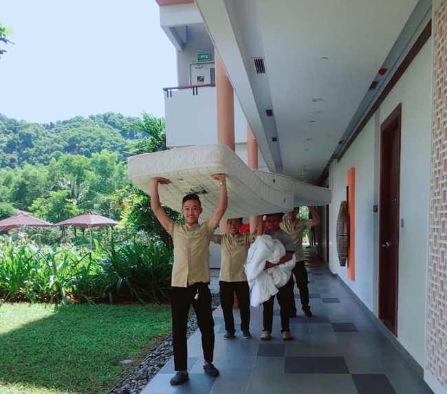 suy nghĩ sai lầm của ứng viên khi tìm việc buồng phòng