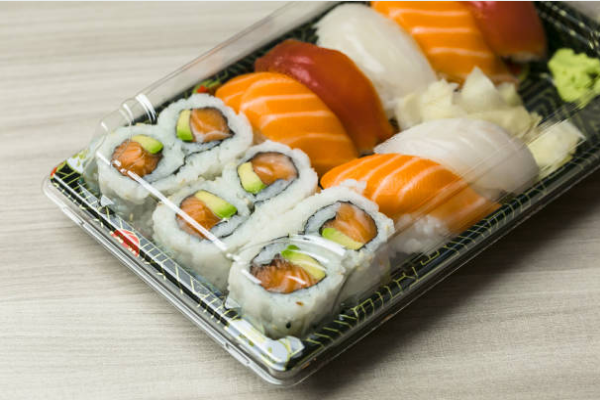 thay vì cho người vô gia cư hay bán hạ giá, các nhà hàng pháp sẽ vứt đi thức ăn thừa dù còn mới