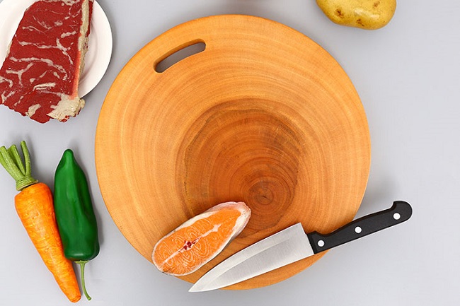 thớt gỗ và 3 nguyên tắc sử dụng an toàn cho đầu bếp