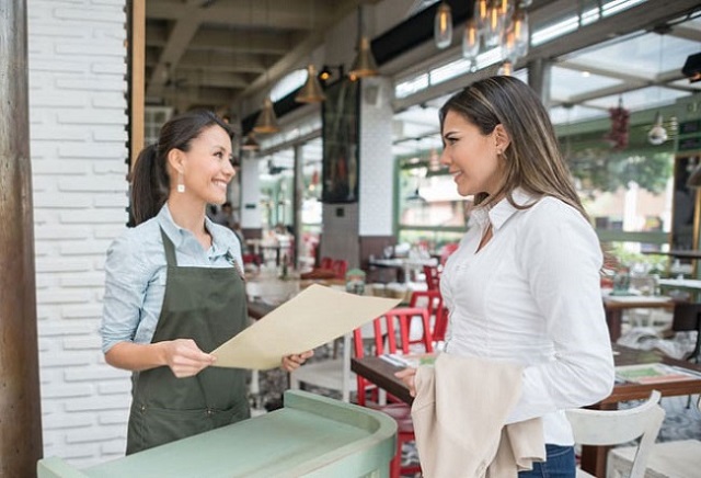 tiêu chuẩn cơ bản cần có của một hostess nhà hàng chuyên nghiệp