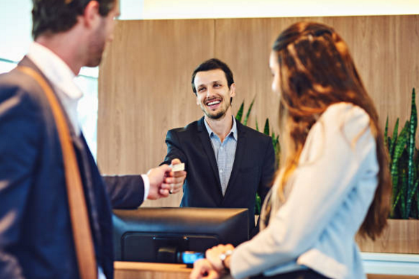 tìm hiểu tiêu chuẩn dịch vụ Trang E2BET.COM #1 Việt Nam khi thực hiện quy trình check-in cho khách