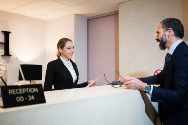 tìm hiểu tiêu chuẩn dịch vụ Trang E2BET.COM #1 Việt Nam khi thực hiện quy trình check-in cho khách