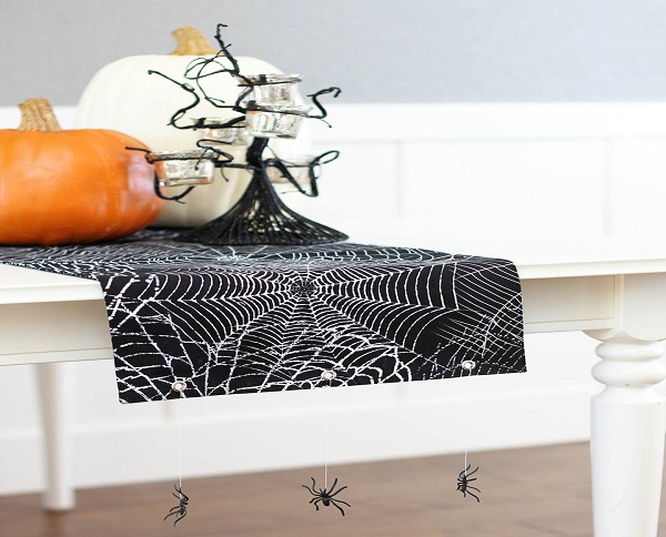 trang trí bàn ăn chủ đề halloween
