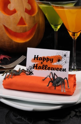 trang trí bàn ăn chủ đề halloween